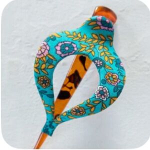 NATURAL LIFE Turquoise Floral Hair Clip with Tortoiseshell Accent